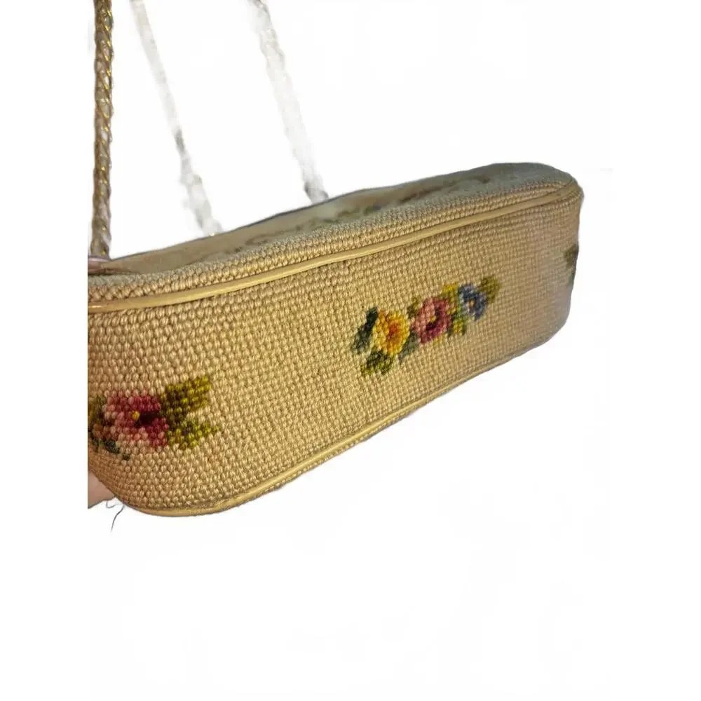 Vintage 1960s Wool Needlepoint Floral Purse w/ Chain Strap